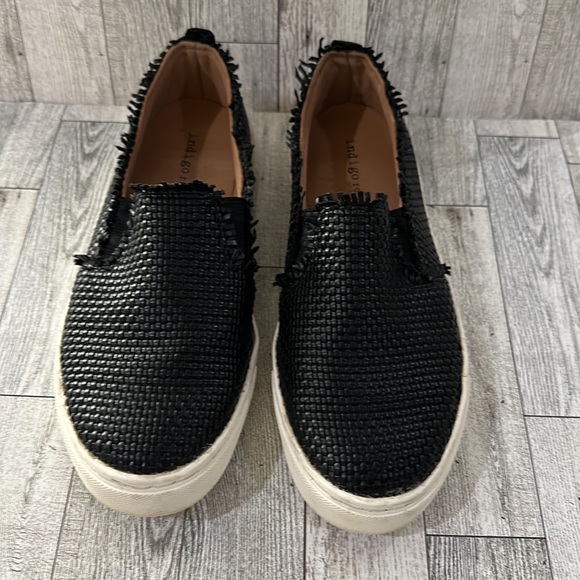 Indigo rd women’s irkicky black woven slip on shoes size 8 - Picture 2 of 9